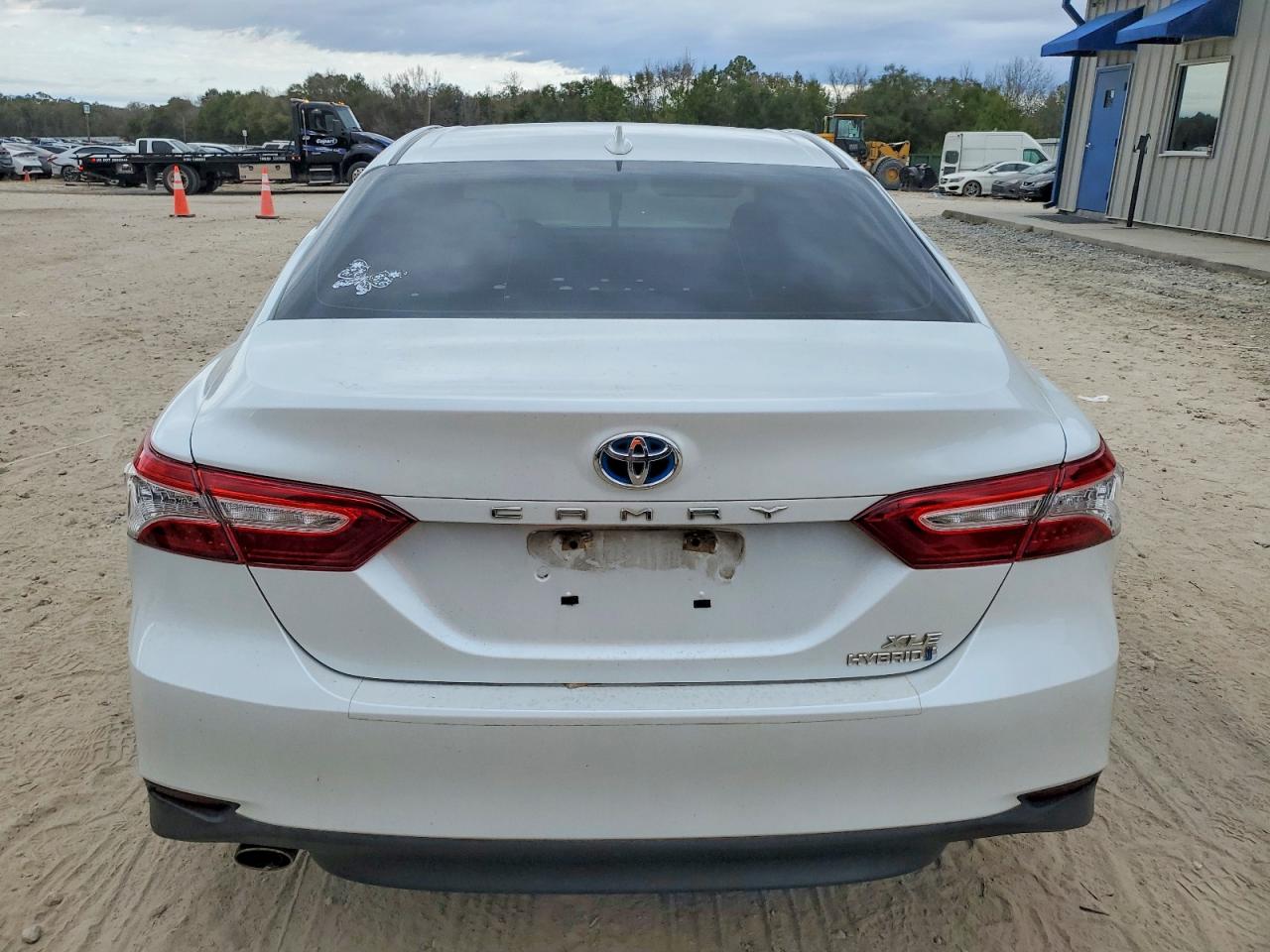 2020 TOYOTA CAMRY XLE photo 6