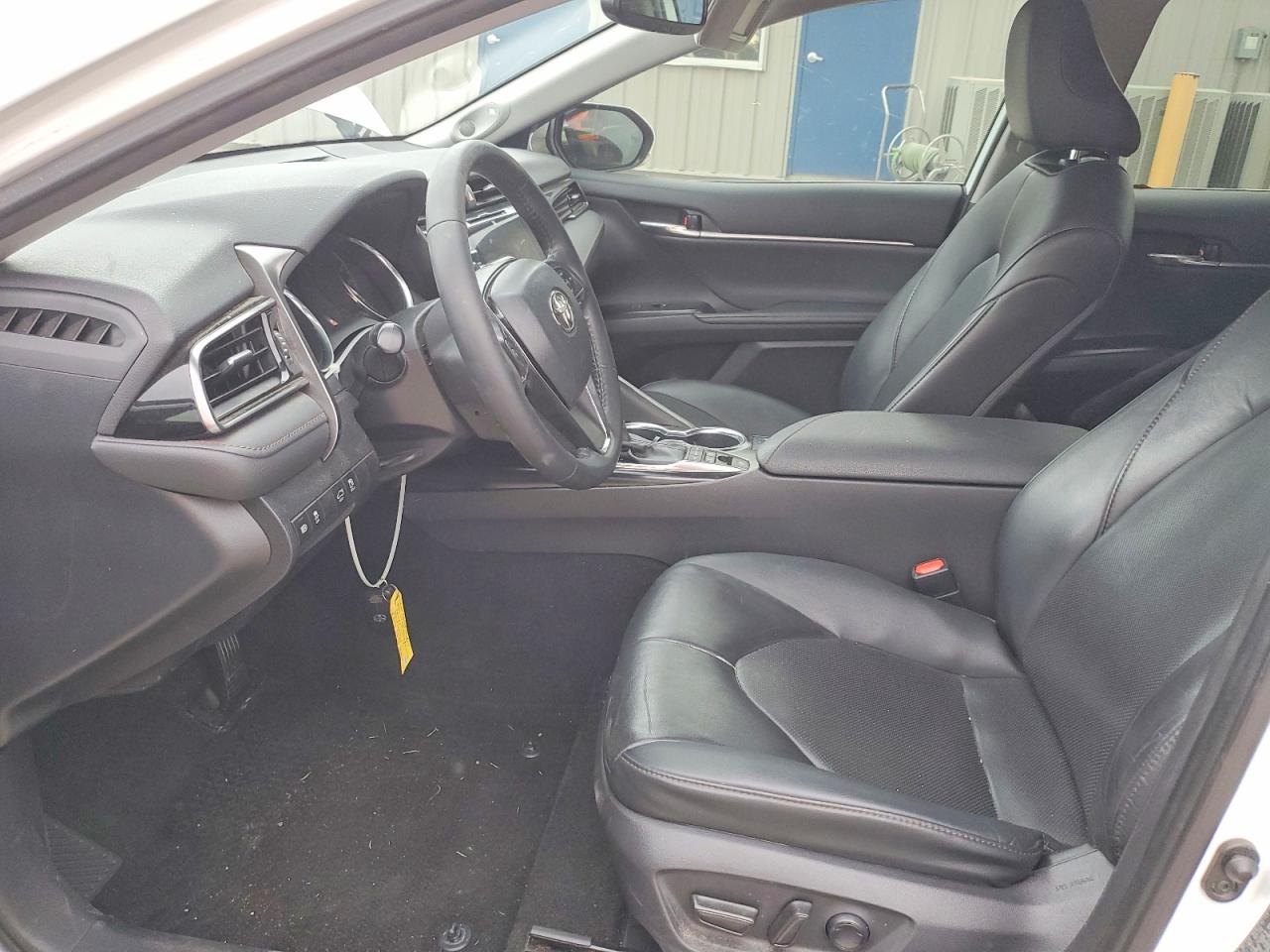 2020 TOYOTA CAMRY XLE photo 7