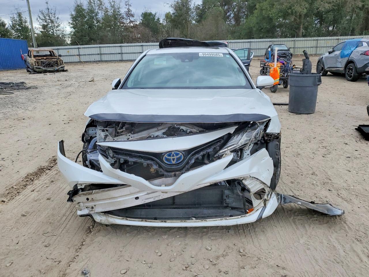2020 TOYOTA CAMRY XLE photo 5
