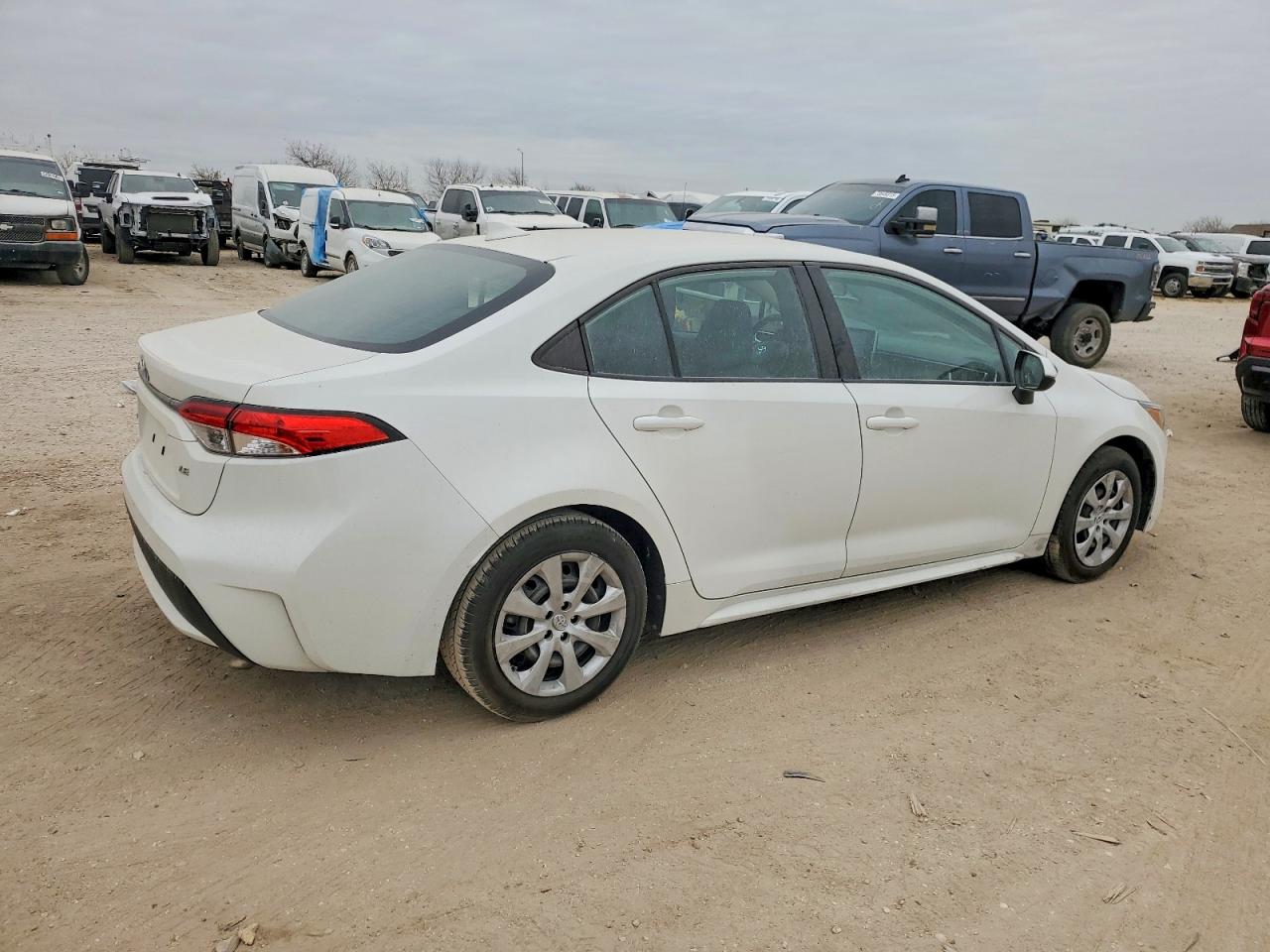 2020 TOYOTA COROLLA LE photo 3