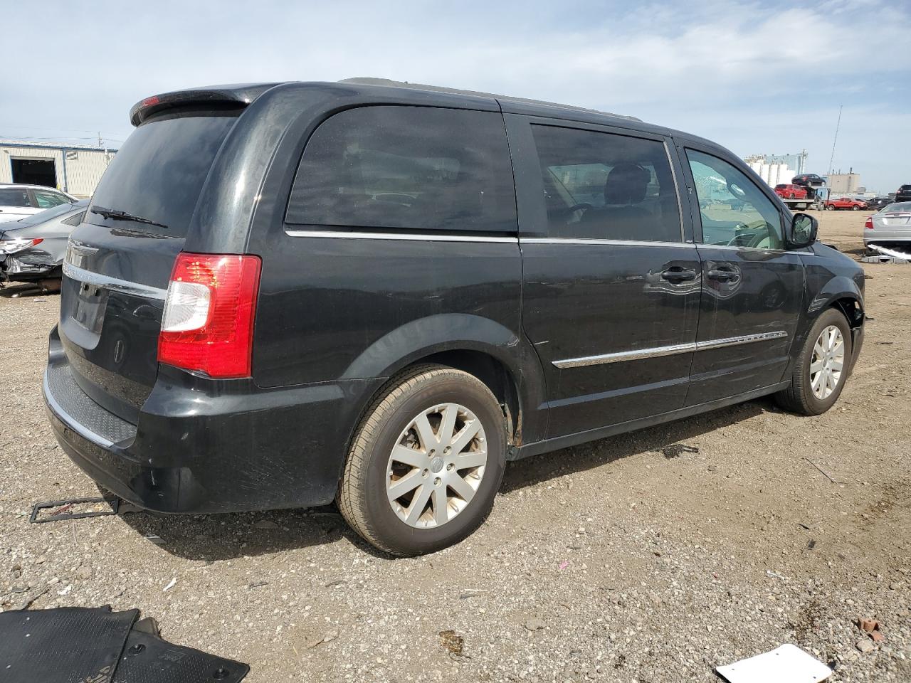 2013 CHRYSLER TOWN & COUNTRY TOURING photo 3