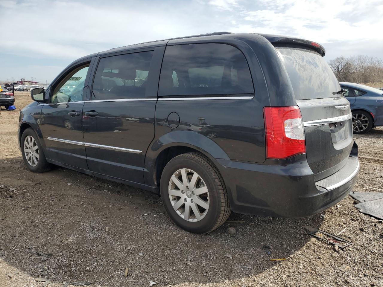 2013 CHRYSLER TOWN & COUNTRY TOURING photo 2