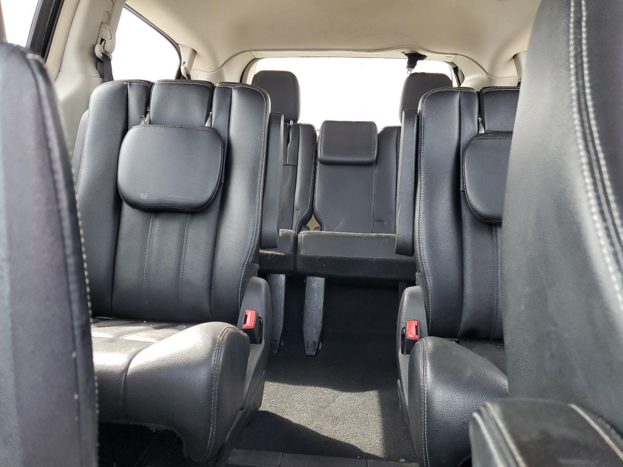 2013 CHRYSLER TOWN & COUNTRY TOURING photo 10