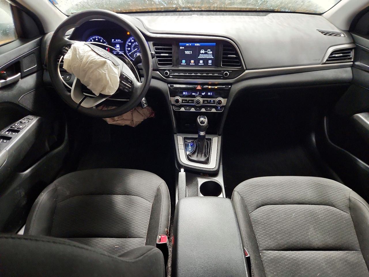 2020 HYUNDAI ELANTRA SEL photo 8