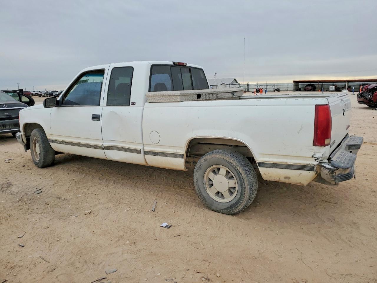 1997 GMC SIERRA C1500 photo 2
