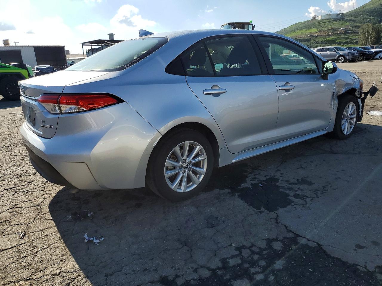 2024 TOYOTA COROLLA LE photo 3