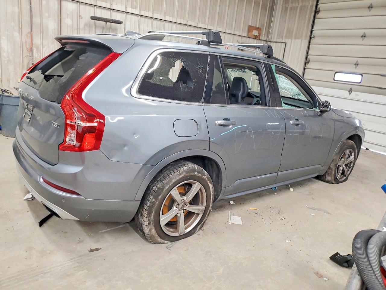 2016 VOLVO XC90 T5 photo 5