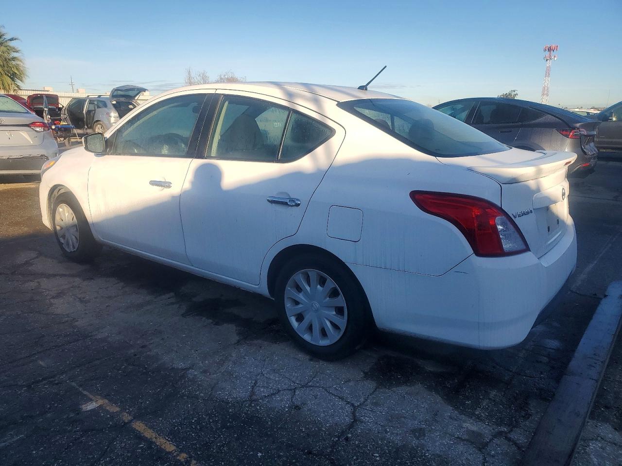 2018 NISSAN VERSA S photo 2