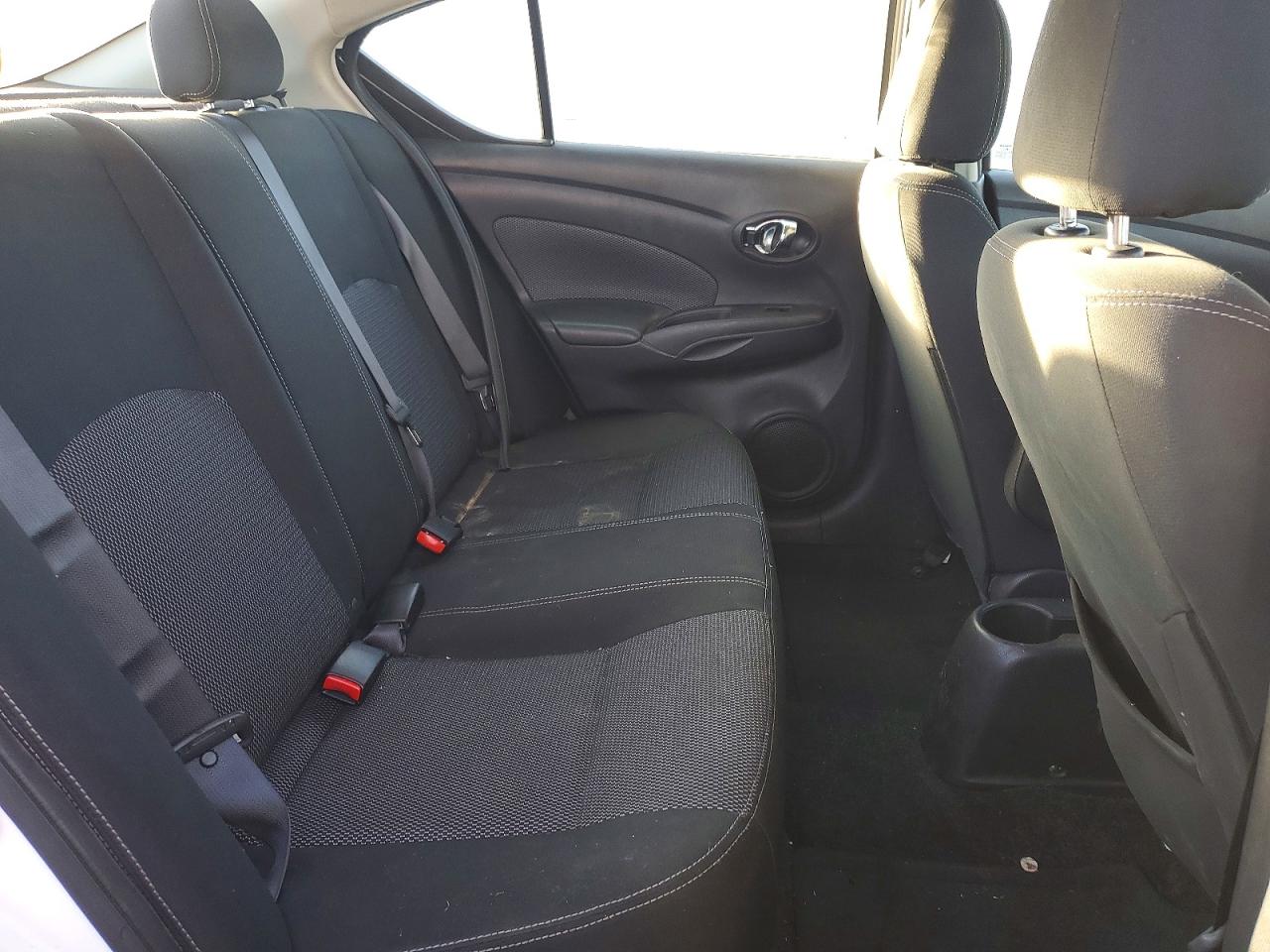 2018 NISSAN VERSA S photo 10