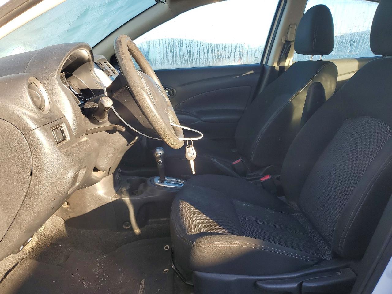 2018 NISSAN VERSA S photo 7