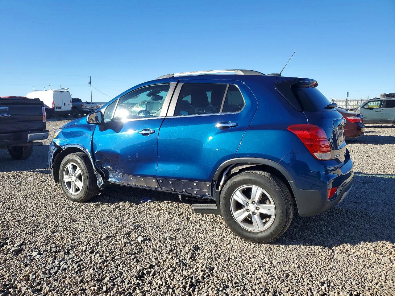 2020 CHEVROLET TRAX 1LT photo 2