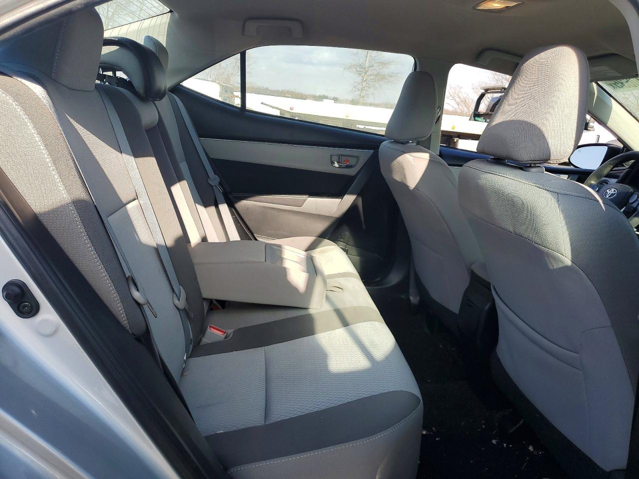2017 TOYOTA COROLLA L photo 10