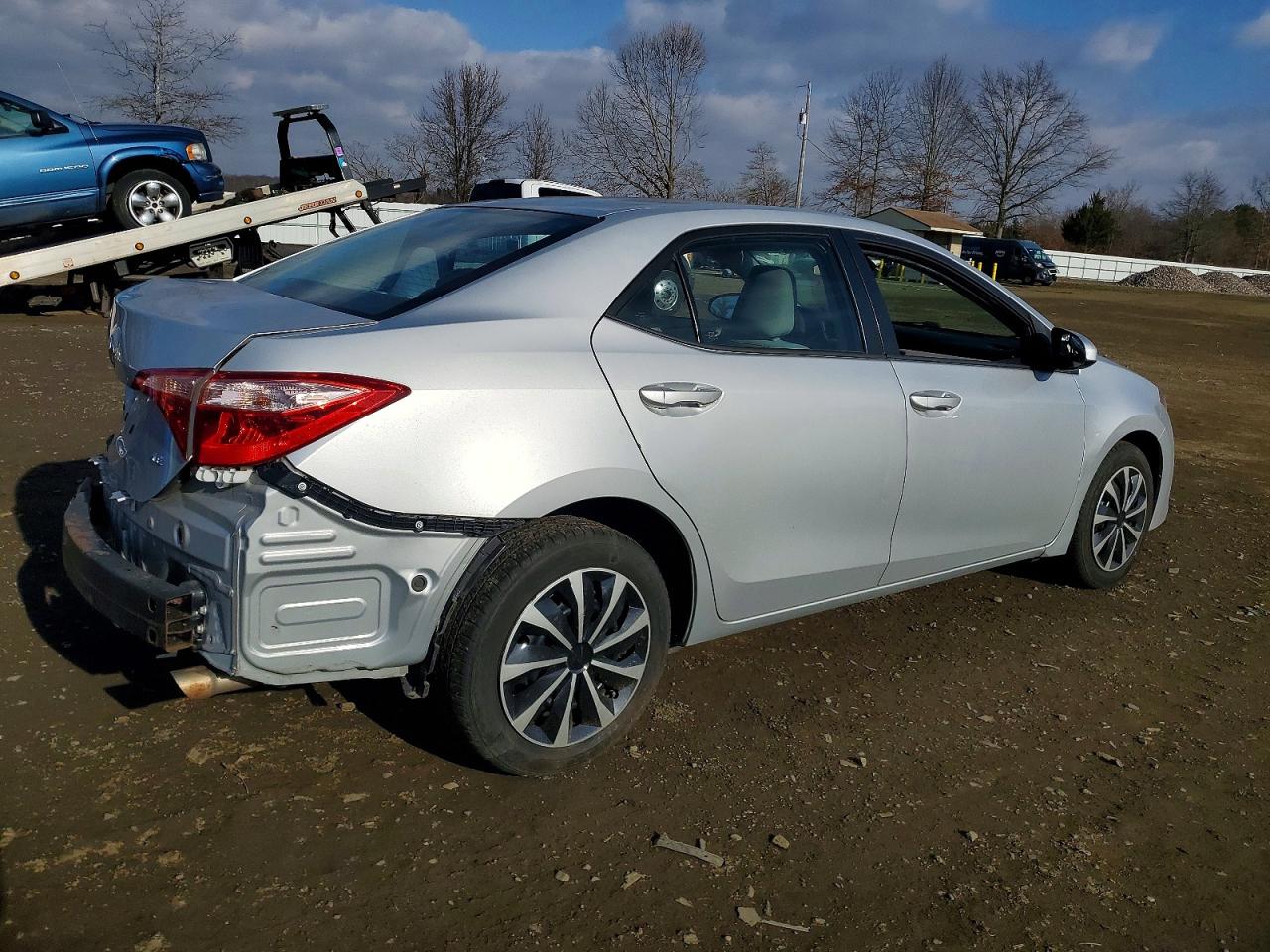 2017 TOYOTA COROLLA L photo 3