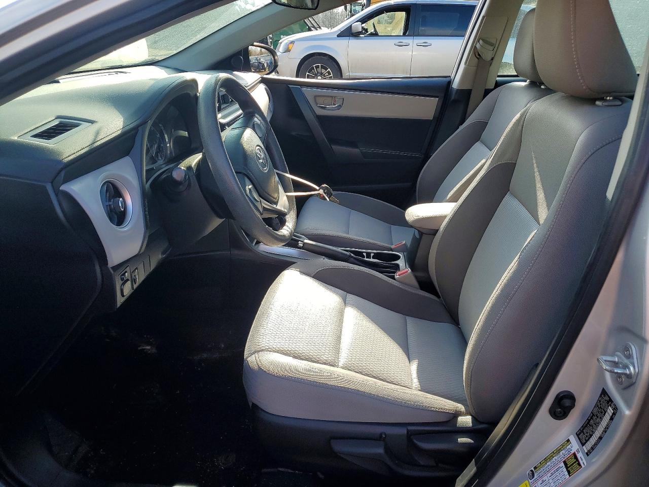 2017 TOYOTA COROLLA L photo 7