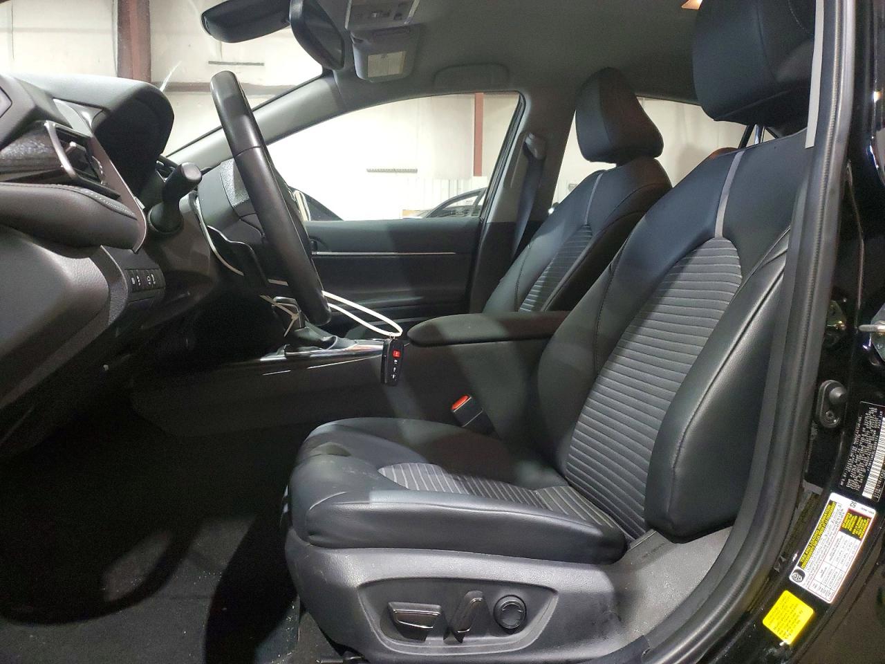 2020 TOYOTA CAMRY SE photo 7