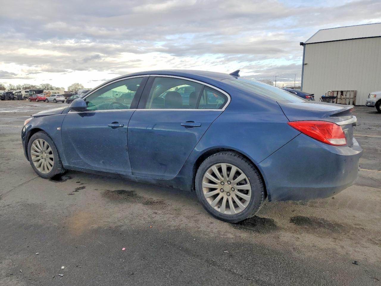 2011 BUICK REGAL CXL photo 2