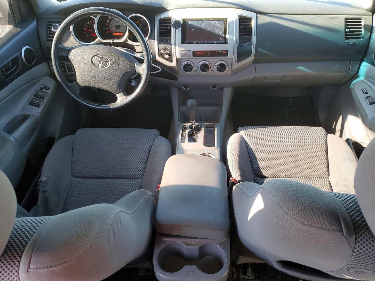 2005 TOYOTA TACOMA DOUBLE CAB photo 8