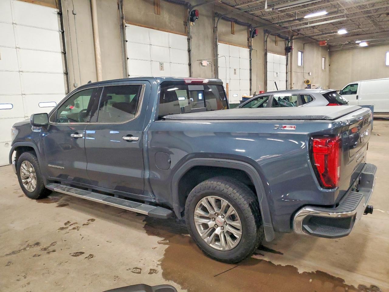2019 GMC SIERRA K1500 SLT photo 2