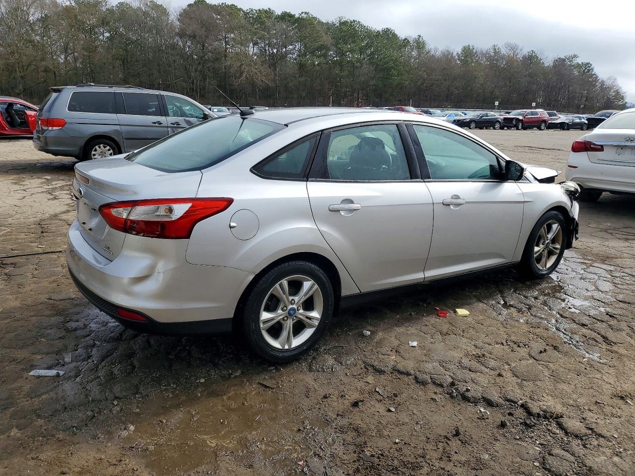 2014 FORD FOCUS SE photo 3