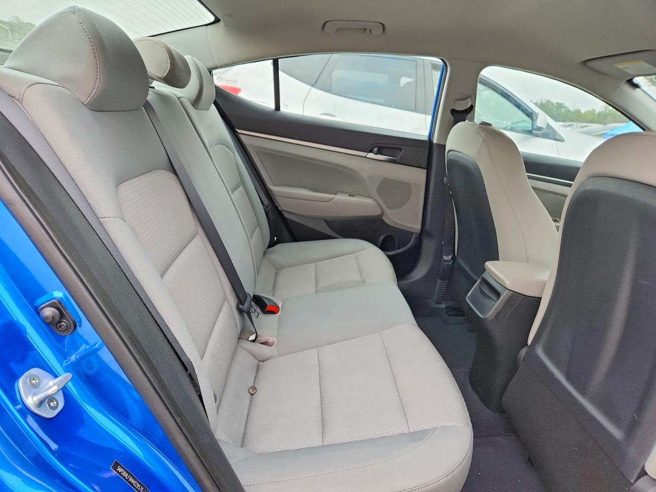2017 HYUNDAI ELANTRA SE photo 10