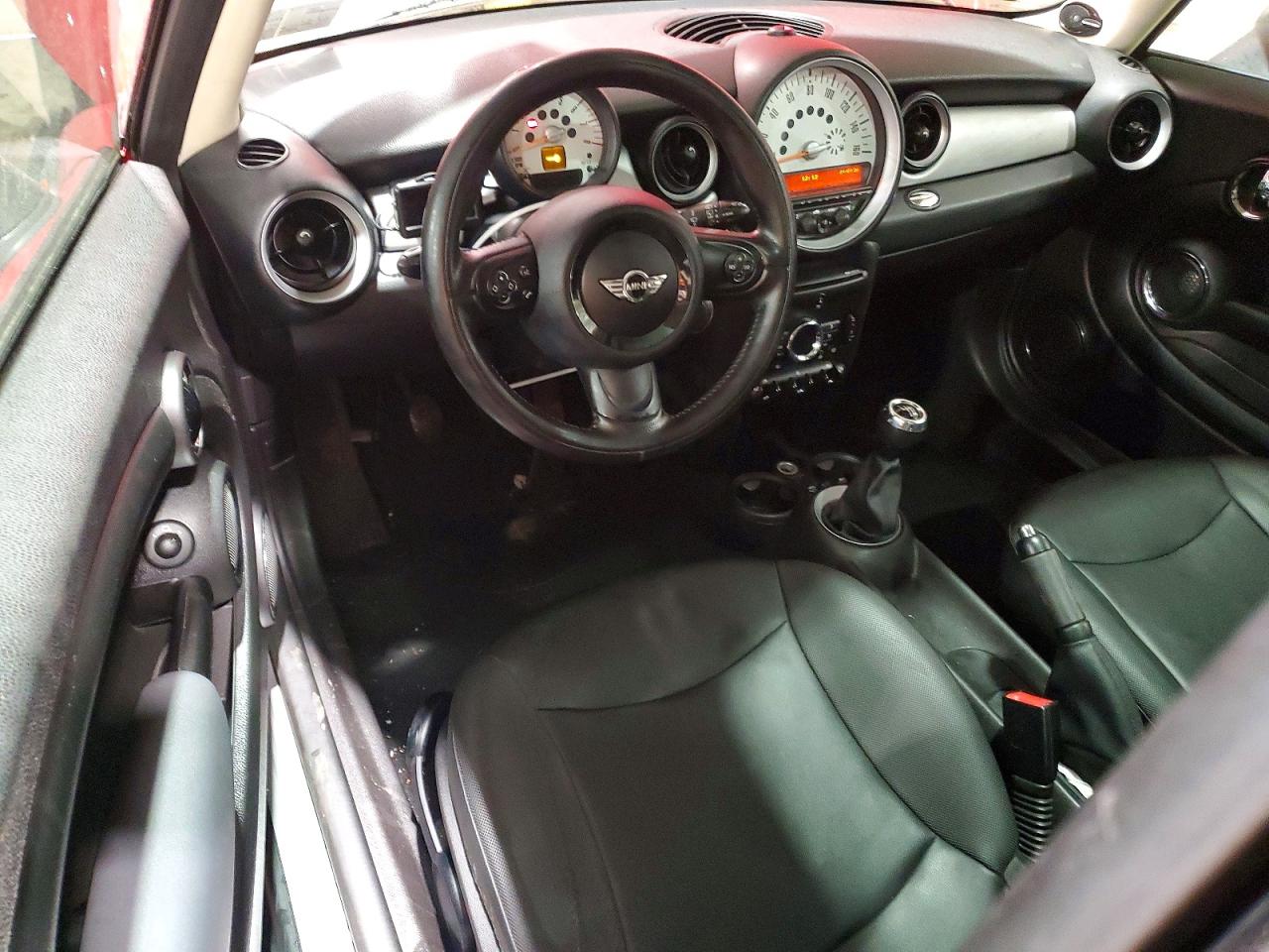 2011 MINI COOPER photo 8