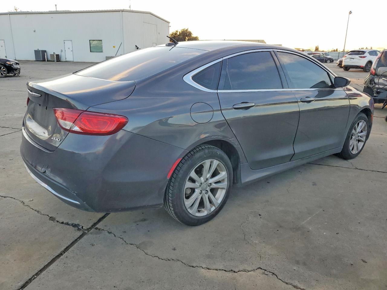2015 CHRYSLER 200 photo 3