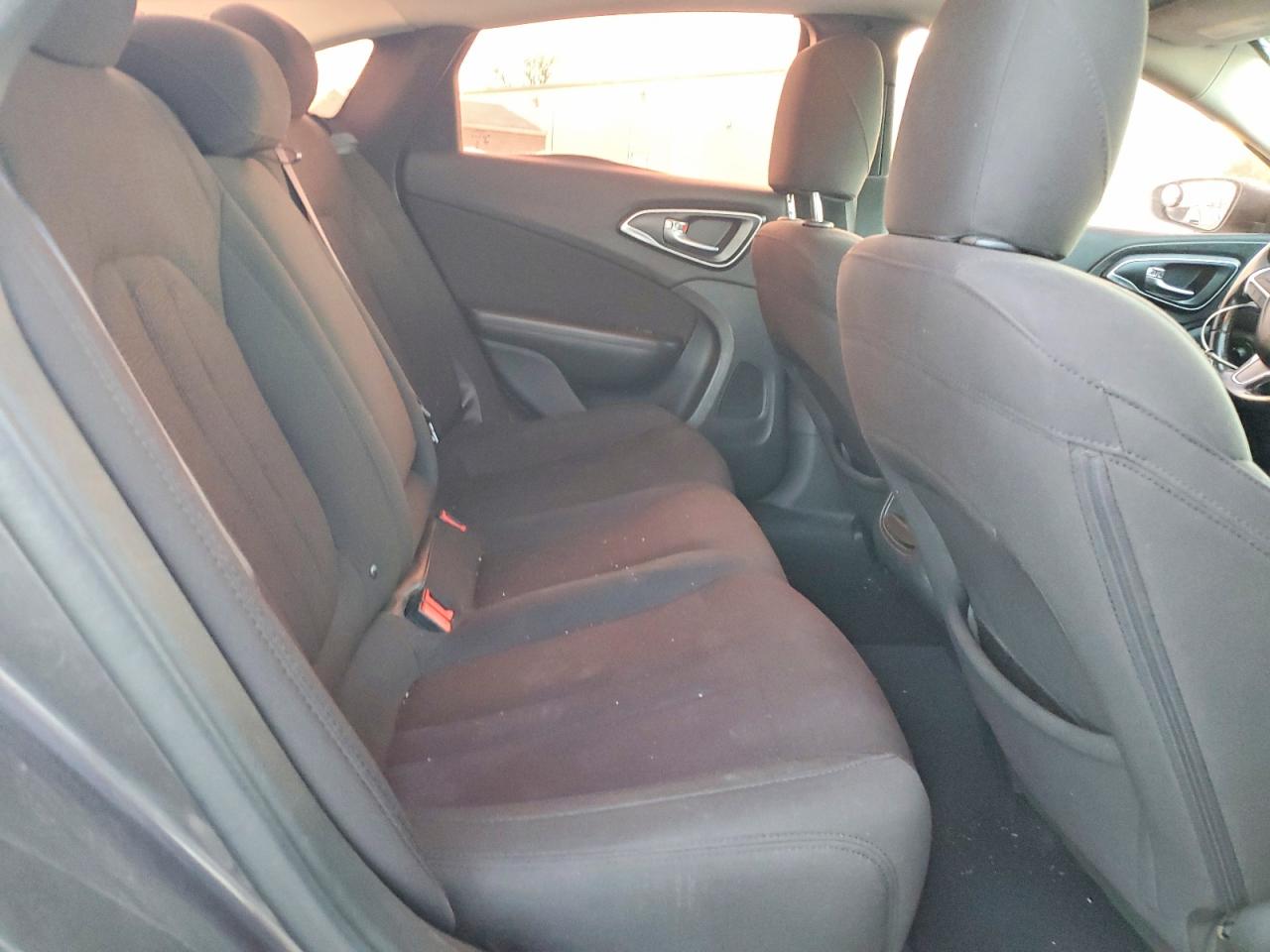 2015 CHRYSLER 200 photo 10
