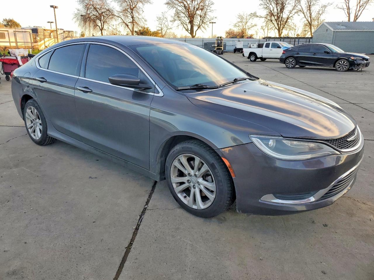 2015 CHRYSLER 200 photo 4