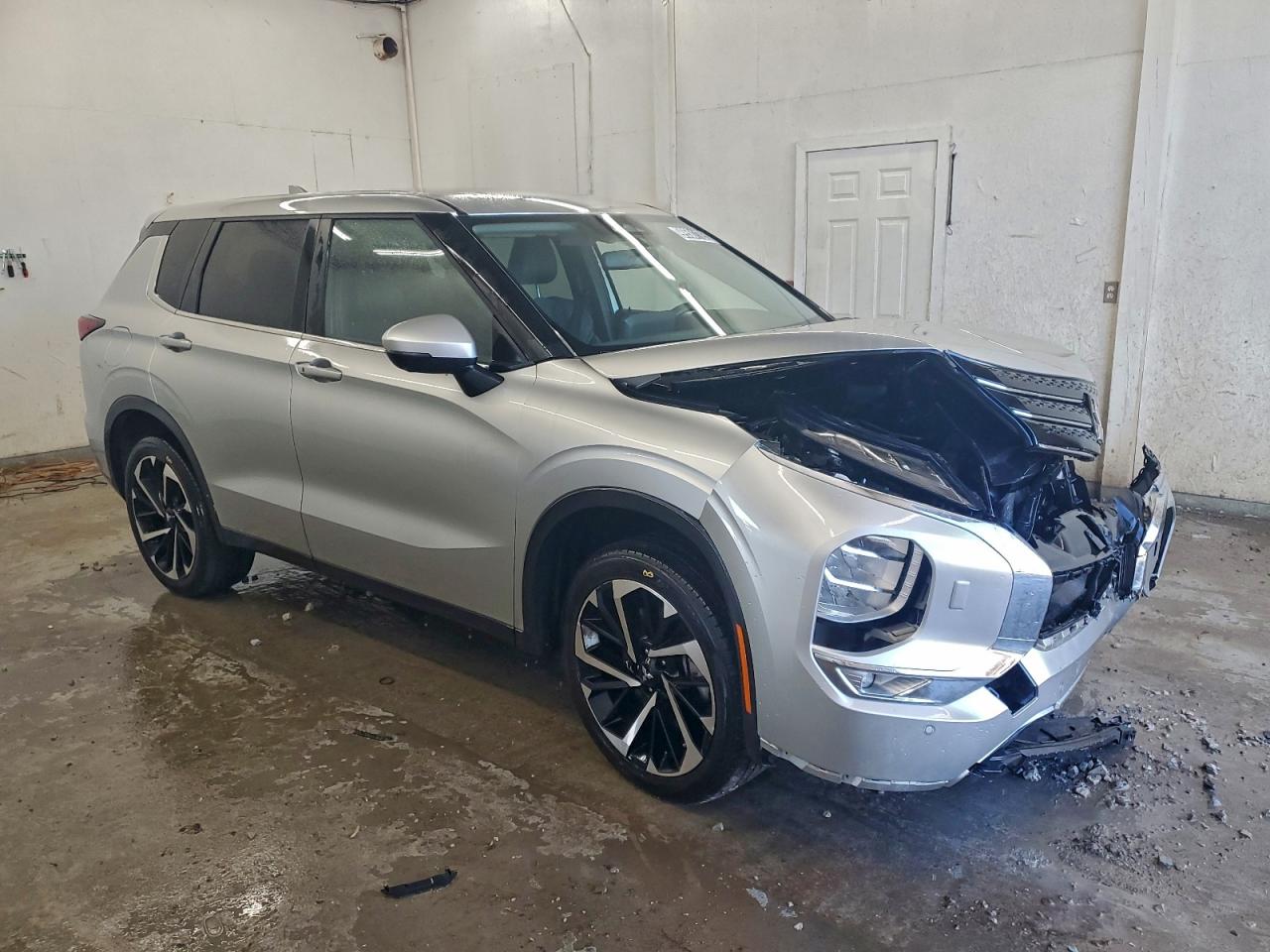 2024 MITSUBISHI OUTLANDER SE photo 4