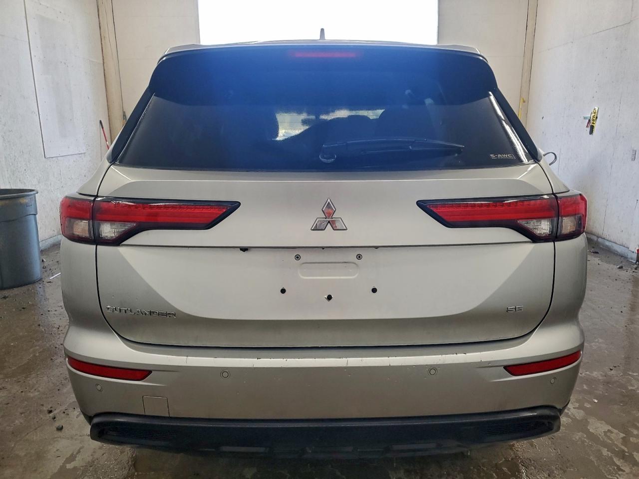 2024 MITSUBISHI OUTLANDER SE photo 6