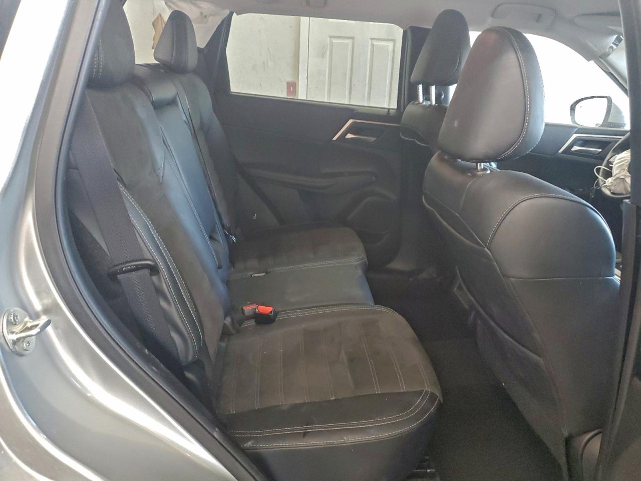 2024 MITSUBISHI OUTLANDER SE photo 11