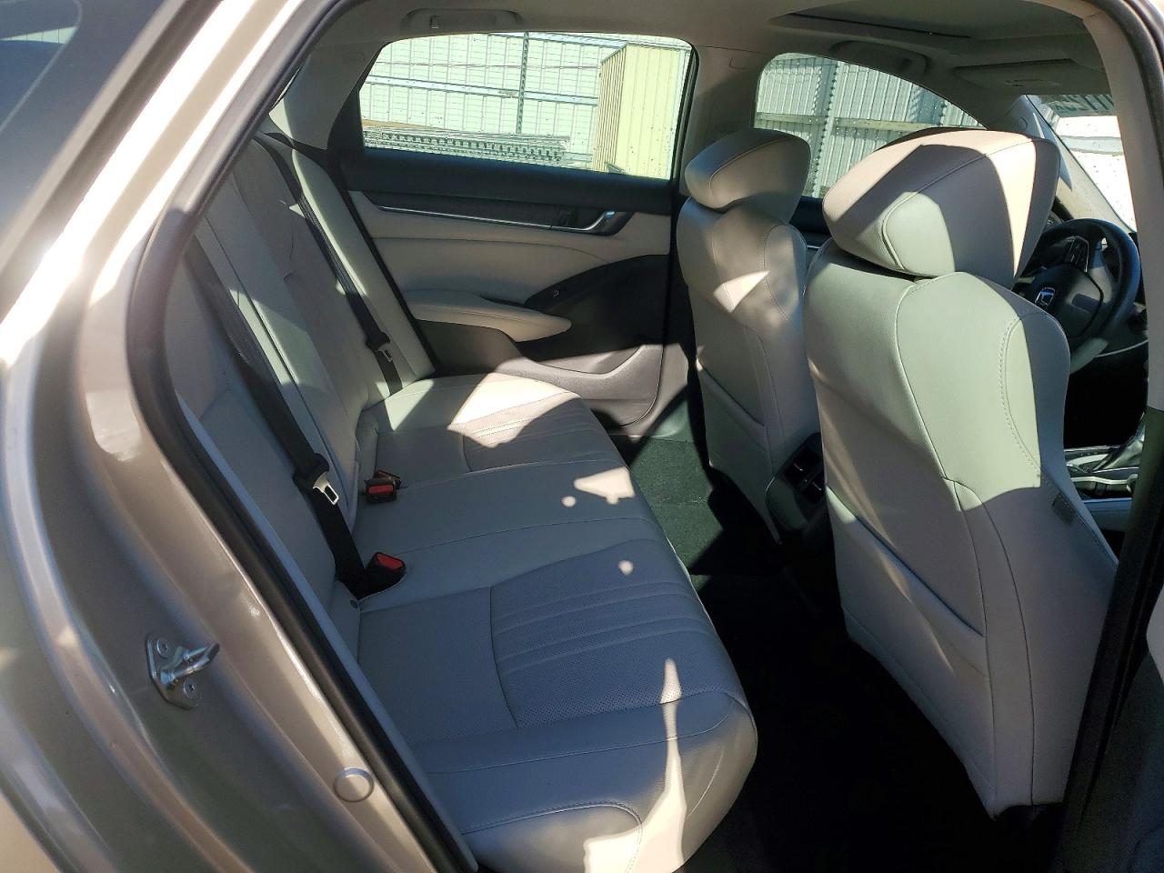 2018 HONDA ACCORD EXL photo 10
