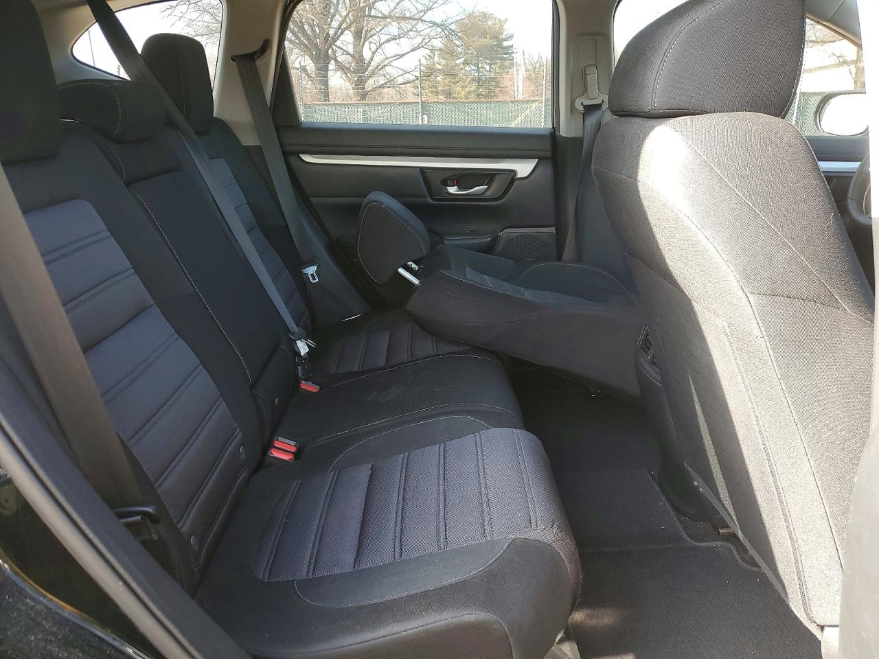2017 HONDA CR-V LX photo 11