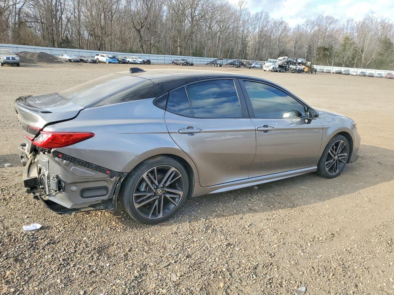 2025 TOYOTA CAMRY XSE photo 3