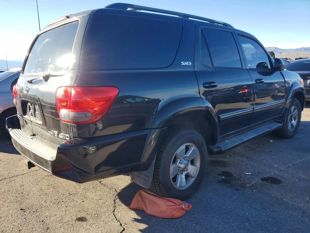 2005 TOYOTA SEQUOIA SR5 photo 5
