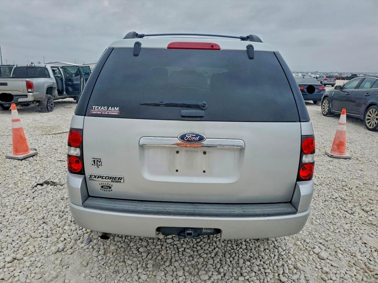 2010 FORD EXPLORER LIMITED photo 6