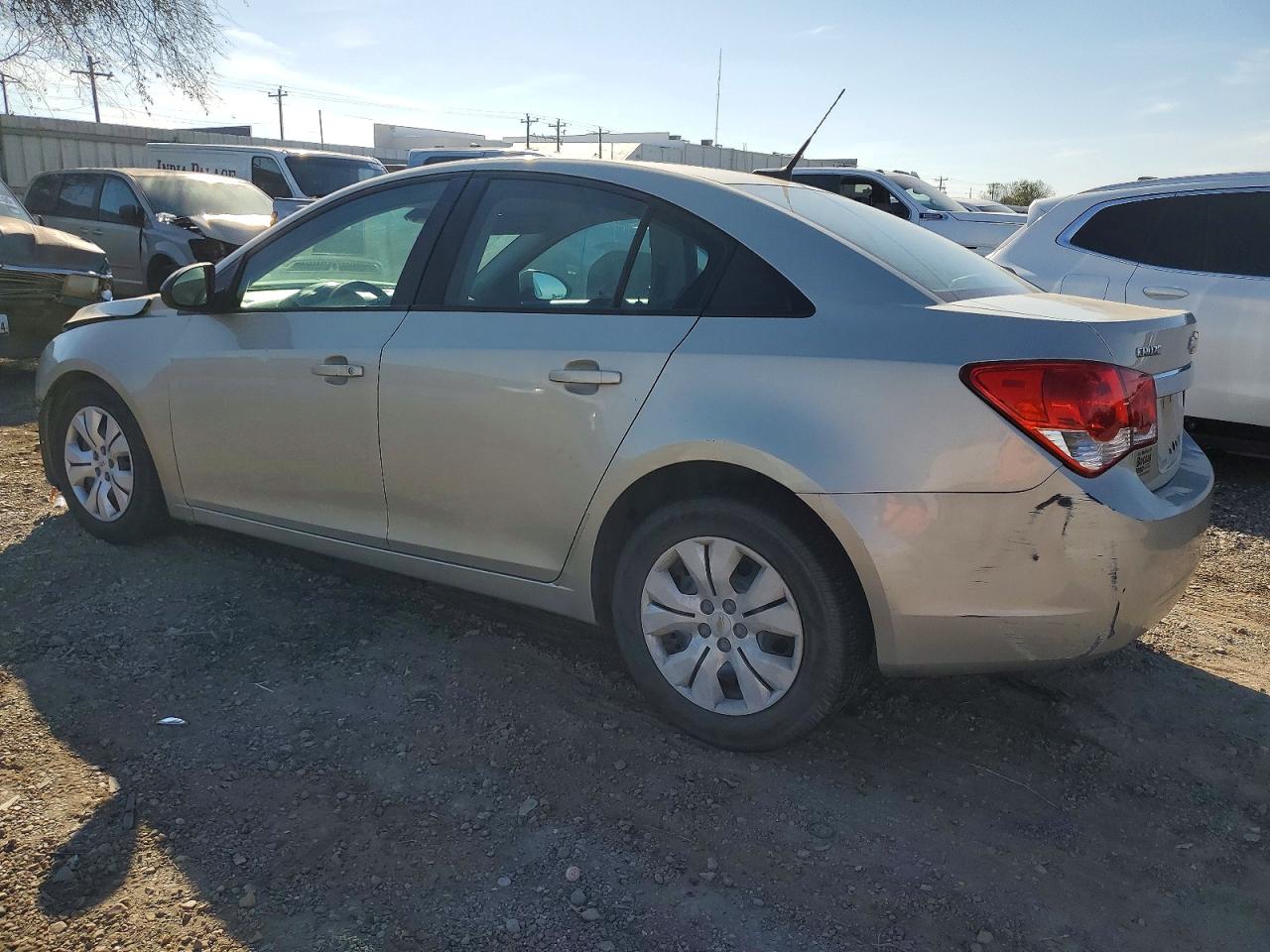 2013 CHEVROLET CRUZE LS photo 2