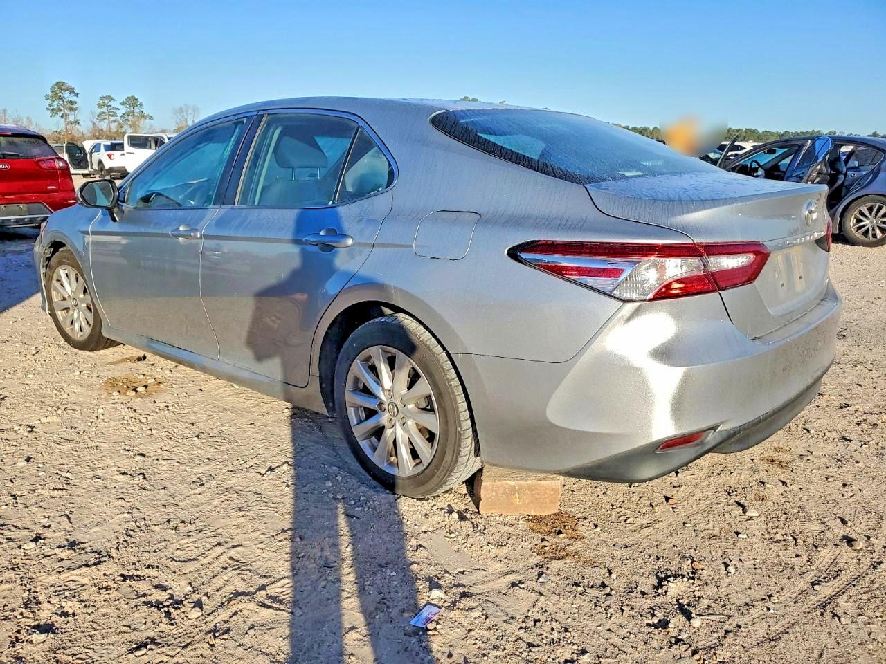 2018 TOYOTA CAMRY L photo 2