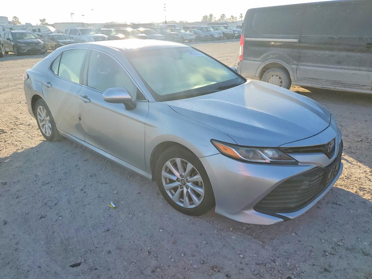 2018 TOYOTA CAMRY L photo 4