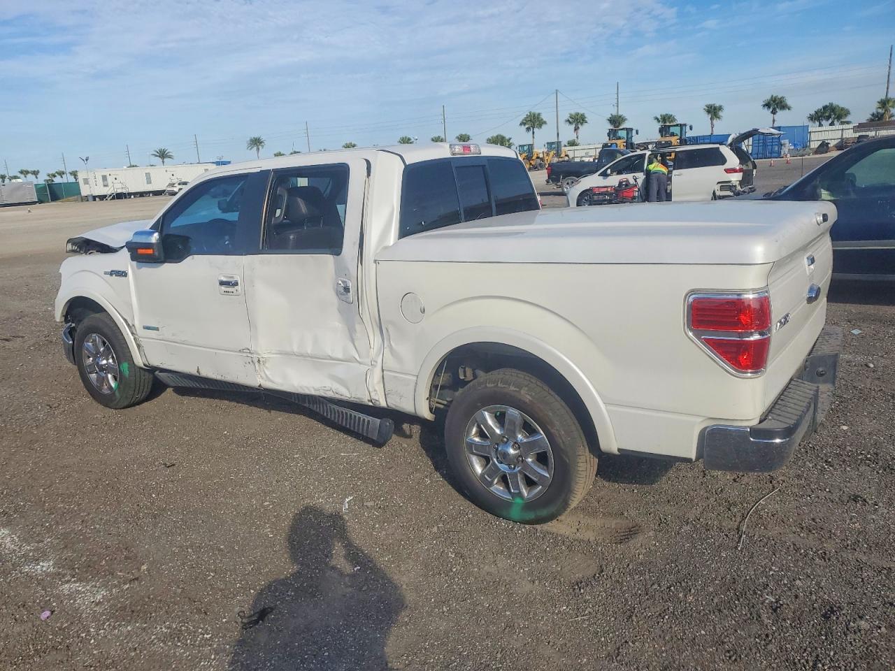 2014 FORD F150 SUPERCREW photo 2