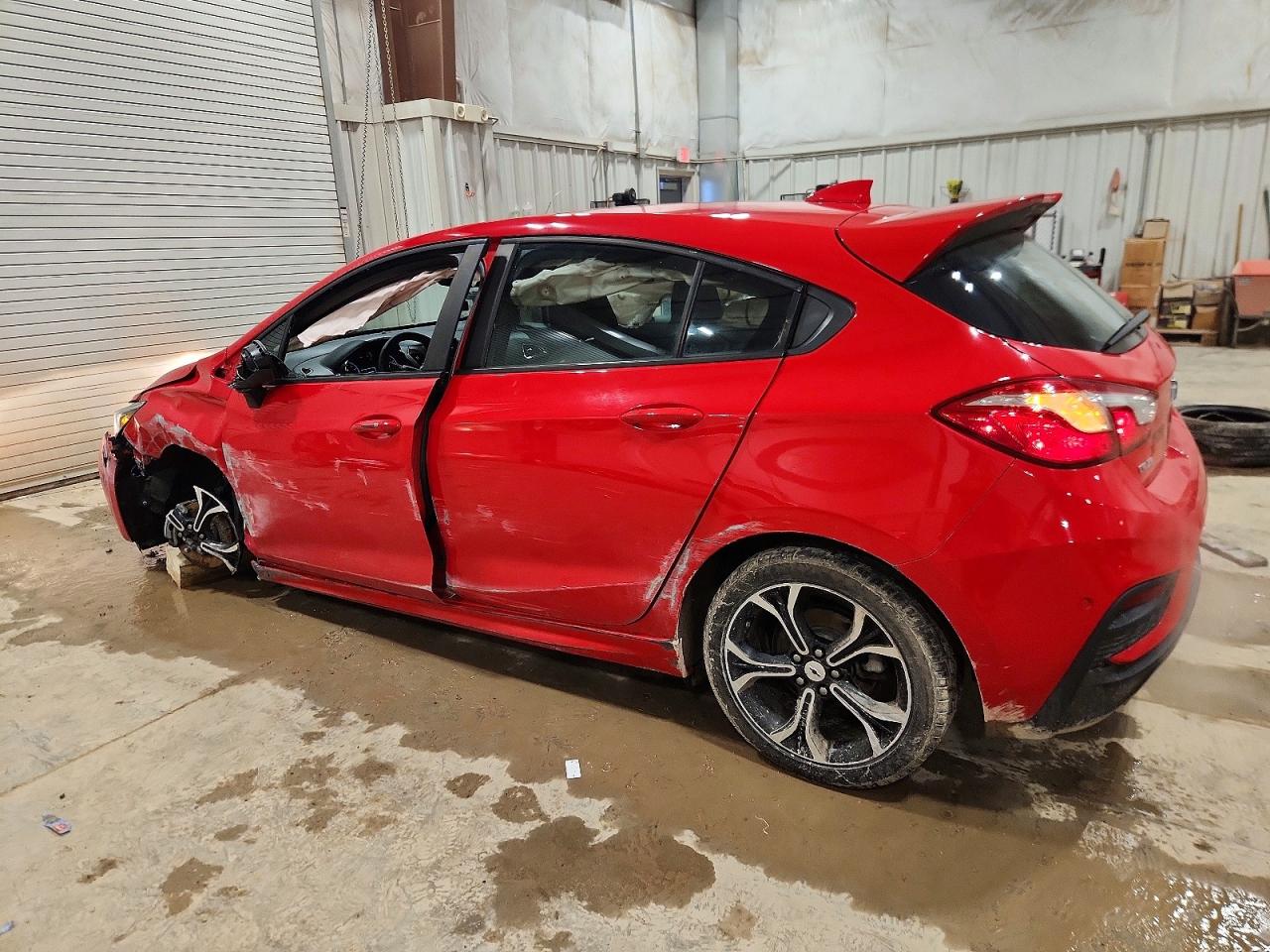 2019 CHEVROLET CRUZE LT photo 2