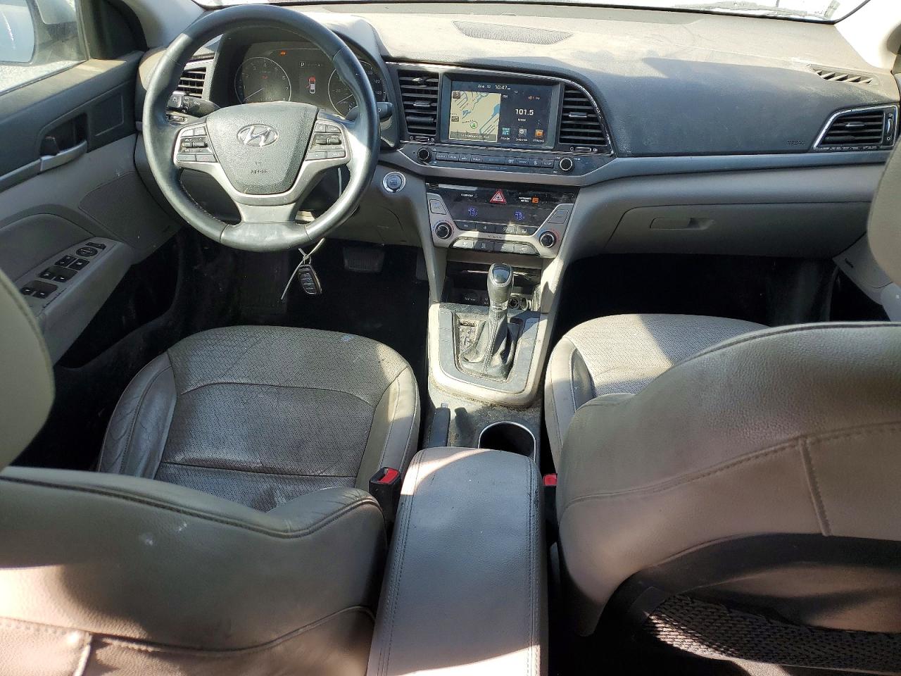 2017 HYUNDAI ELANTRA SE photo 8