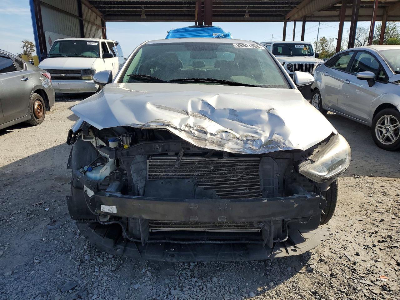 2017 HYUNDAI ELANTRA SE photo 5