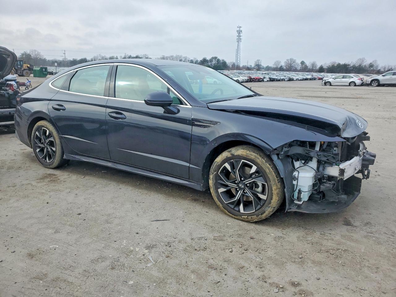 2024 HYUNDAI SONATA SEL photo 4