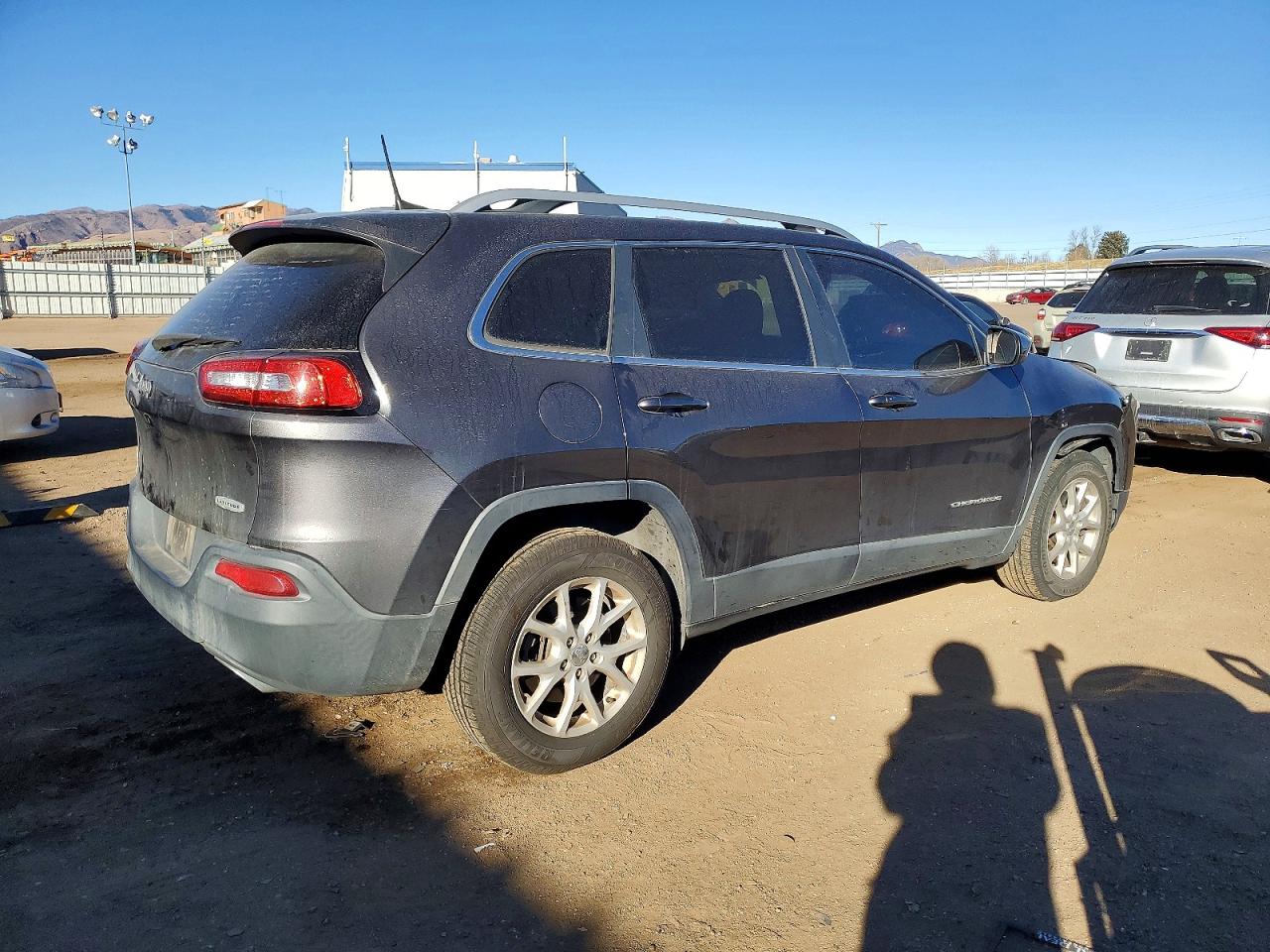 2016 JEEP CHEROKEE LATITUDE photo 3