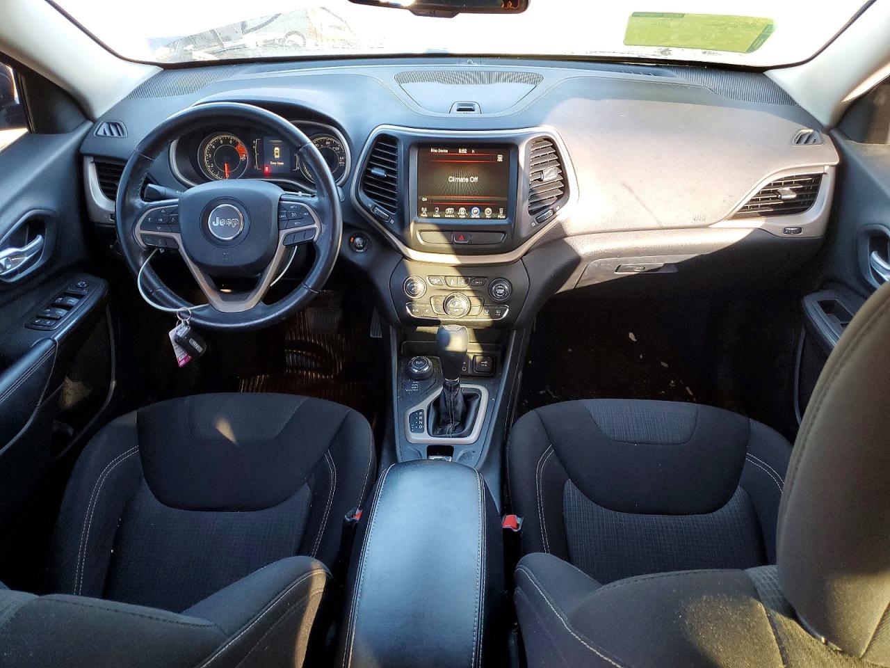 2016 JEEP CHEROKEE LATITUDE photo 8