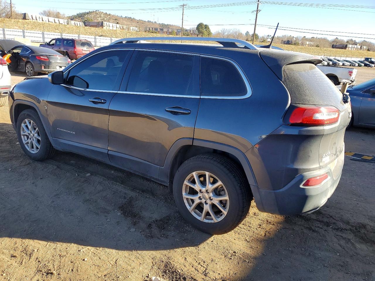 2016 JEEP CHEROKEE LATITUDE photo 2