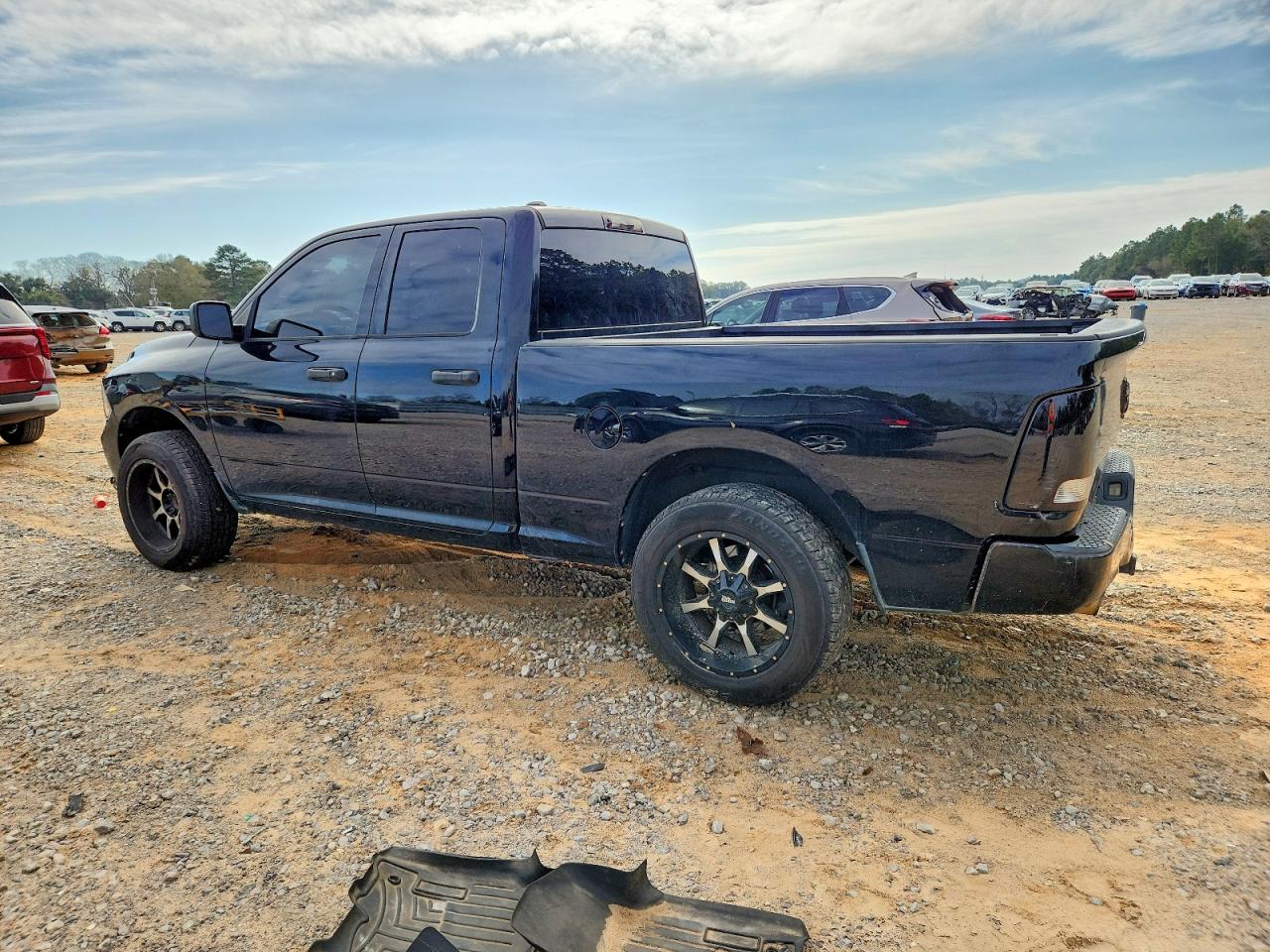 2013 RAM 1500 ST photo 2