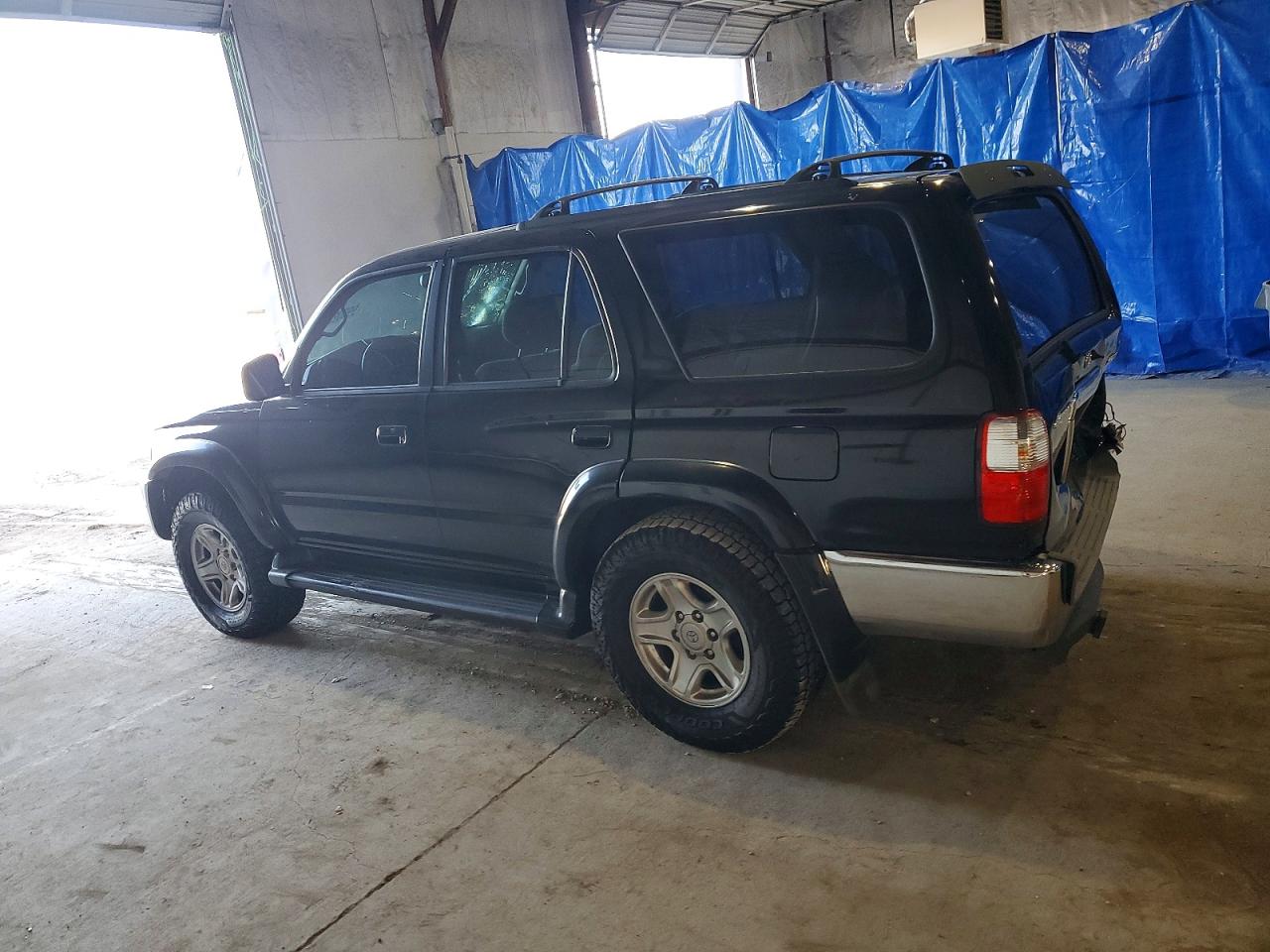 2002 TOYOTA 4RUNNER SR5 photo 2