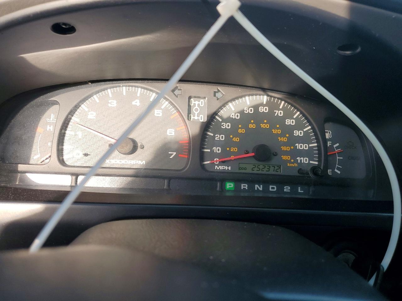 2002 TOYOTA 4RUNNER SR5 photo 9